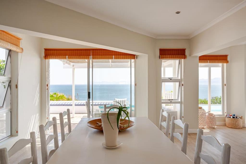 La Petite Baleine Oceanfront Luxury Villa Де Келдерс Екстериор снимка