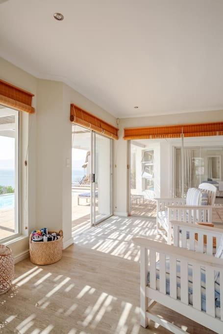La Petite Baleine Oceanfront Luxury Villa Де Келдерс Екстериор снимка