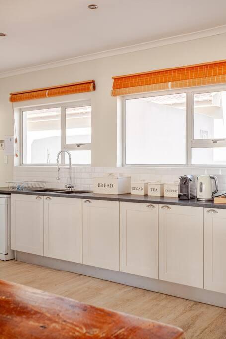La Petite Baleine Oceanfront Luxury Villa Де Келдерс Екстериор снимка