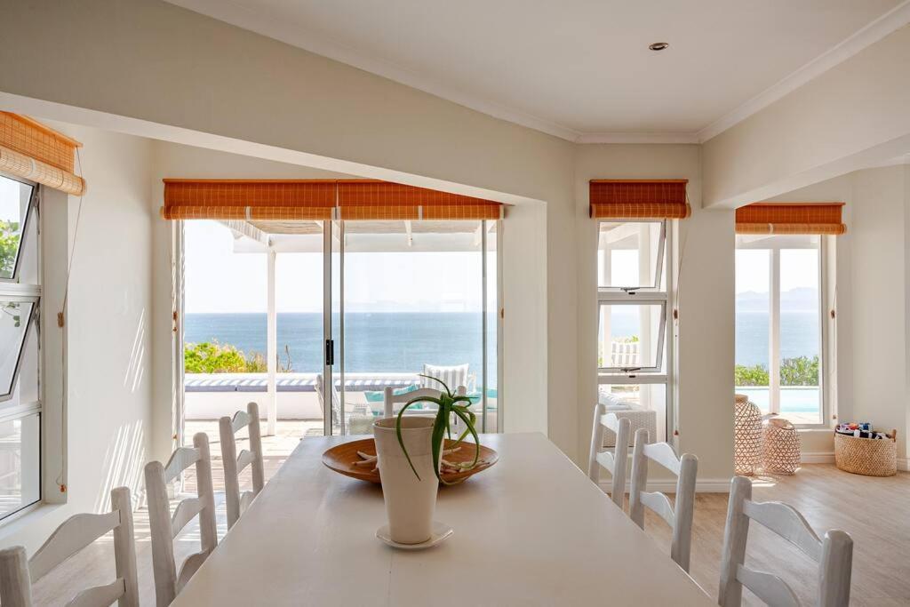 La Petite Baleine Oceanfront Luxury Villa Де Келдерс Екстериор снимка