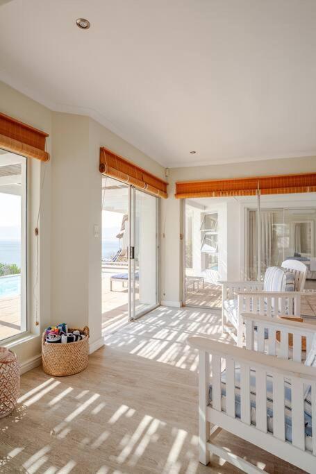 La Petite Baleine Oceanfront Luxury Villa Де Келдерс Екстериор снимка