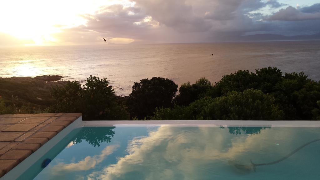 La Petite Baleine Oceanfront Luxury Villa Де Келдерс Екстериор снимка